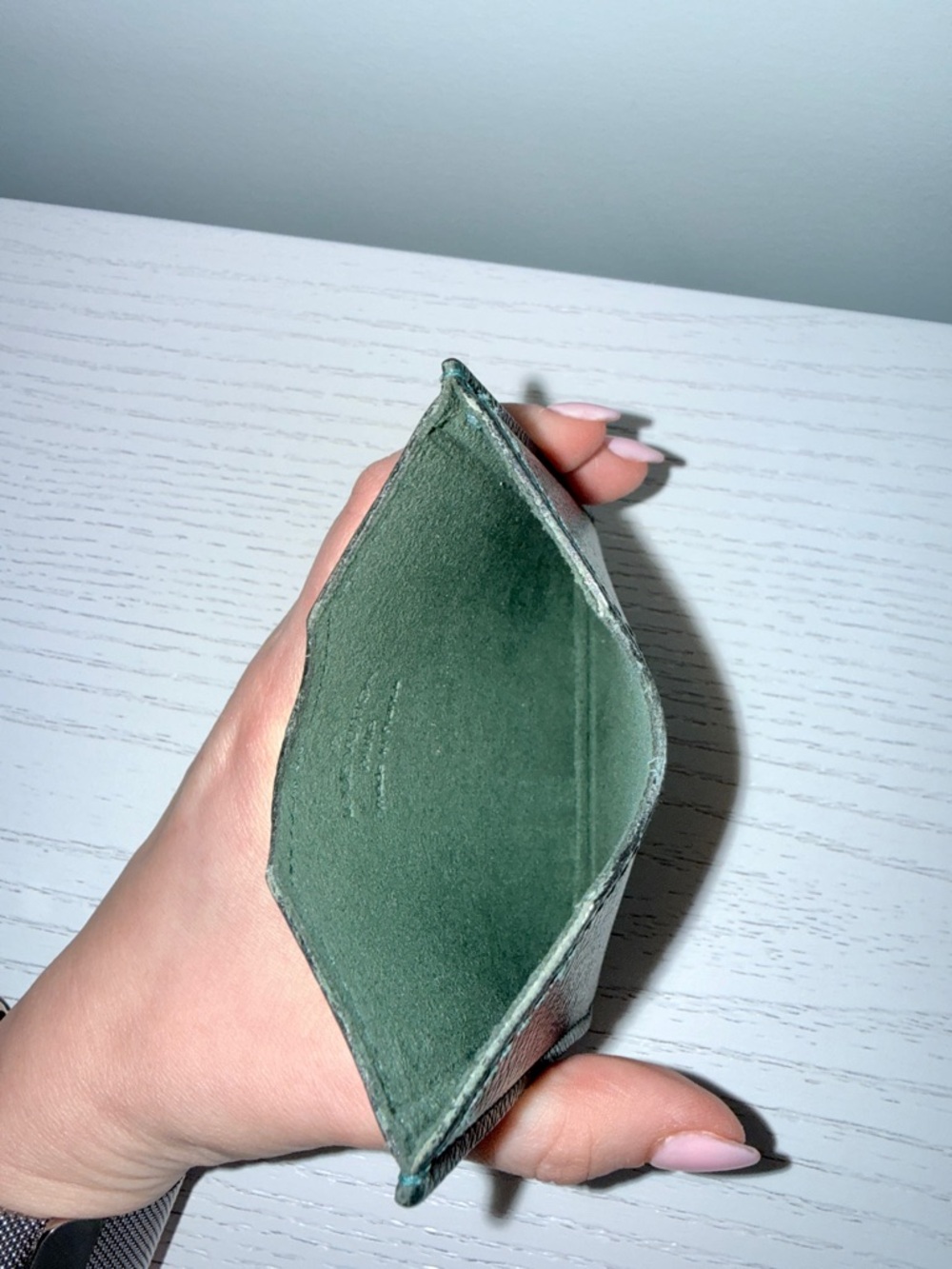 Authentic RARE Louis Vuitton Dark Green Taiga Leather Card Holder - Picture 6 of 9